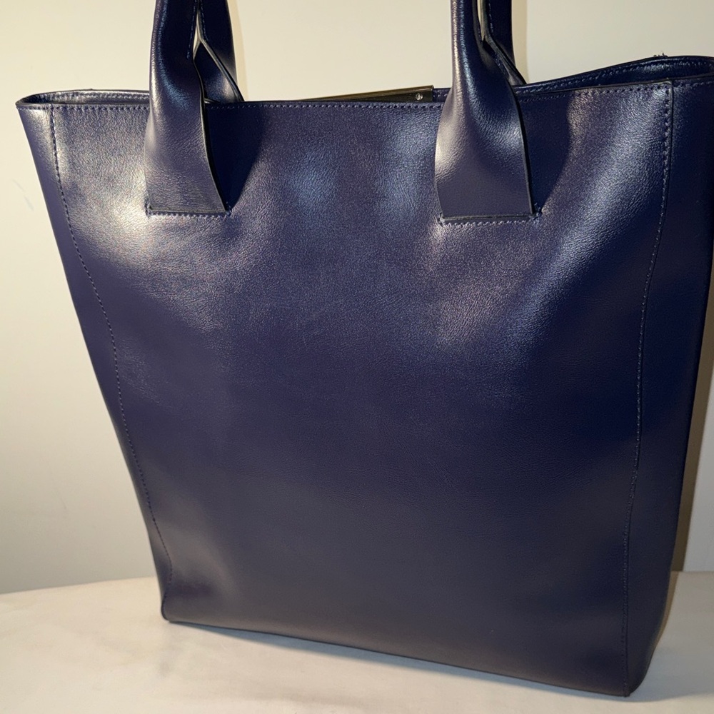 BCBGMaxAzria Dark Navy Leather Tote Bag Shoulder Bag - Picture 3 of 9